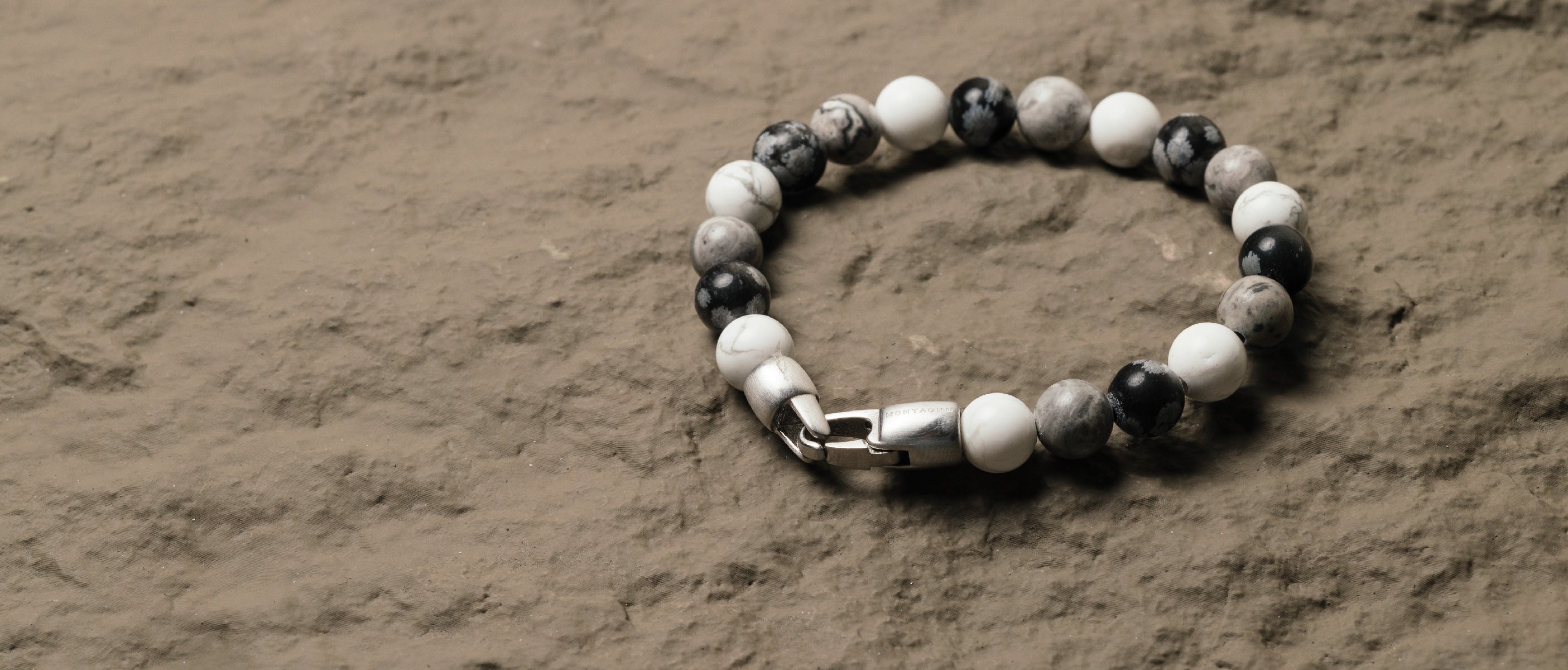 白松石 Howlite
